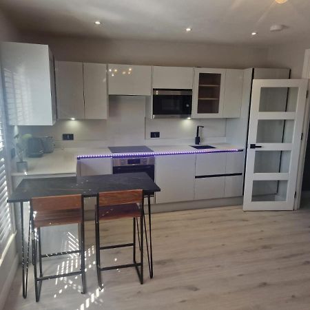 Collier'S Wood En-Suite Apartments Londyn Zewnętrze zdjęcie